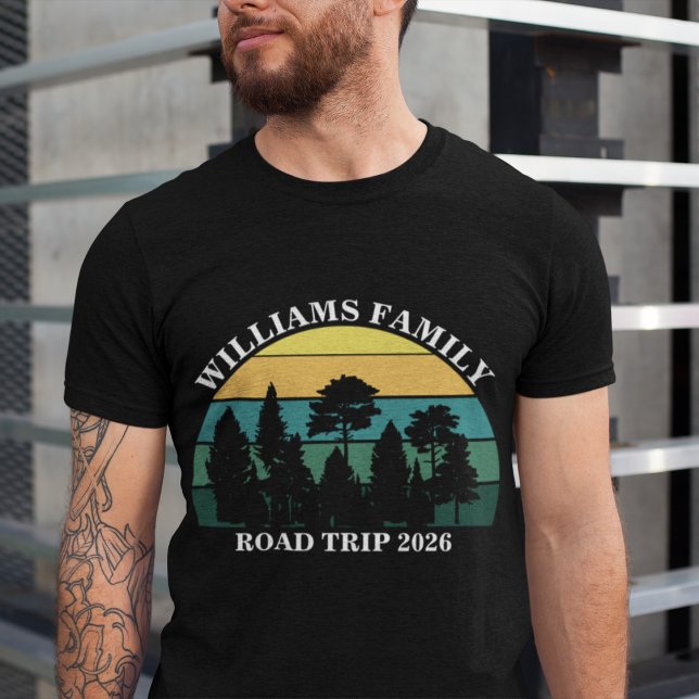 individuelle Name Familienurlaub Berg Road Trip T-Shirt (Von Creator hochgeladen)