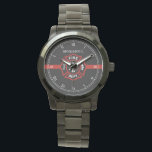 Individuelle Name-Feuerwehrleute mit dünner roter  Armbanduhr<br><div class="desc">Eine elegante Schwarz-, Weiß- und Rot-Streifen-Uhr mit einem Platz für den Namen Ihres Geschenkempfängers. Darunter befindet sich ein klassisches Feuerrettungssymbol des Malteser Kreuzes, das in der Mitte der Uhr ruht. Ein tolles Geschenk für jeden, der Teil eines Feuerrettungteams ist, der gerade dient oder im Ruhestand ist. Auch ein brandneuer Feuerwehrrekrut...</div>