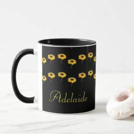 Individuelle Name Gelbe Sonnenblumen auf schwarz Tasse
