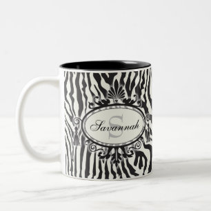 Individuelle Name mit schwarzem und weißem Zebra-M Zweifarbige Tasse