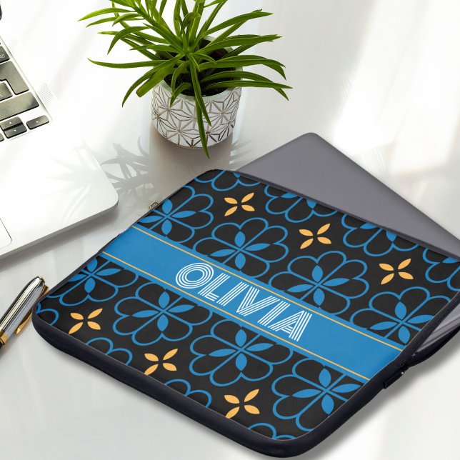 Individuelle Name Monogram Mediterranean Laptop Sl Laptopschutzhülle (Unique Laptop Sleeve with Mediterranean Moroccan Pattern and Your Custom Monogram Name.)