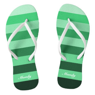Individuelle Name-Muster für grüne Streifen Flip Flops