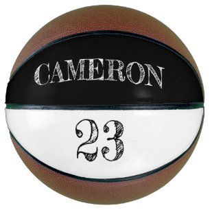 Individuelle Name-Nummer für Schwarzweißschreiben Basketball