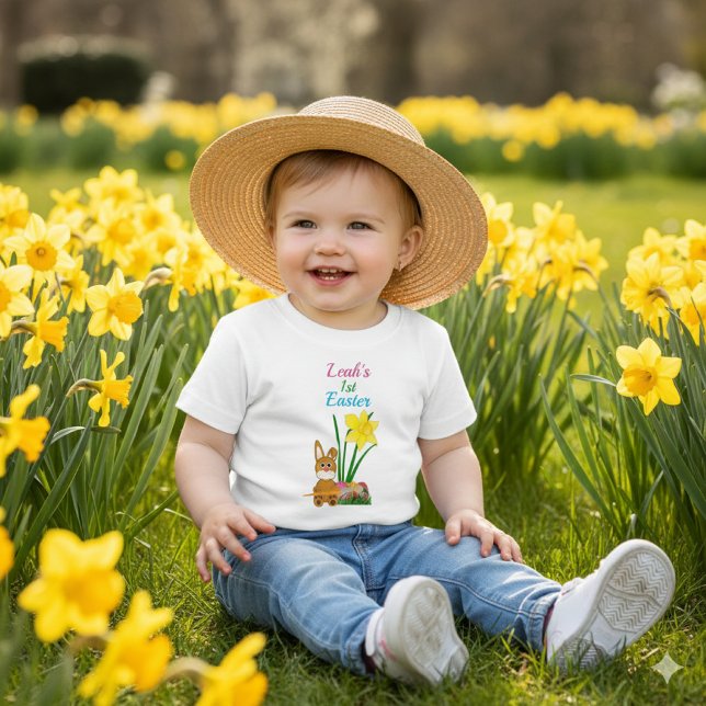 Individuelle Name Ostern mit Bunny Kaninchen Baby T-shirt (Celebrate your baby's first Easter by personalizing this tee with their name. Spring is here!)