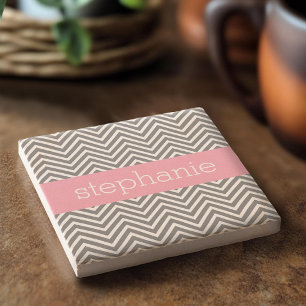 Individuelle Name Pastel Pink und Gray Chevrons Steinuntersetzer