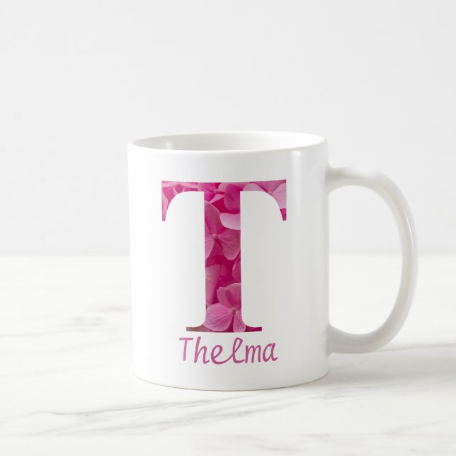 Individuelle Name Pink Floral Alphabet Letter "T"  Kaffeetasse (Rechts)