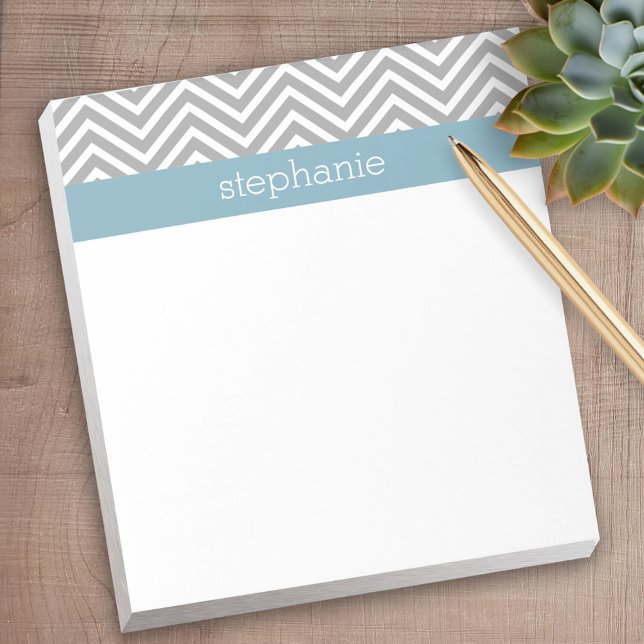 Individuelle Name Robin Egg Blue und Gray Chevrons Notizblock (Personalized notepad - great for a gift or your home office)