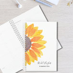 Individuelle Name Sonnenblume 2023 Planer<br><div class="desc">Dieser einfache und stilvolle Planer ist mit einer gelben Aquarellblume dekoriert. Einfache Anpassung mit Ihrem Namen und Jahr. Verwenden Sie die Option Weitere anpassen, um die Textgröße, den Stil und die Farbe zu ändern. Weil wir unsere Kunstwerke erstellen, werden Sie dieses exakte Bild von anderen Designern nicht finden. Original Wasserfarbe...</div>