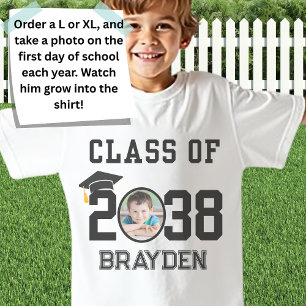 Individuelle Name und Foto 2038 Erster Tag Traditi T-Shirt