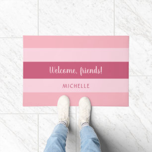 Individuelle Name- und Textrosa Streifen Fußmatte