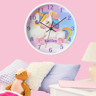 Individuelle Name Unicorn Wolken Runde Uhr