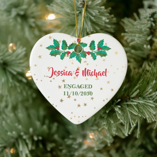 Individuelle Name Verlobt Red Green Holly Keramik Ornament (Baum)