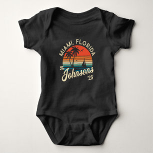 Individuelle Retro Sonnenuntergang Familie Beach U Baby Strampler