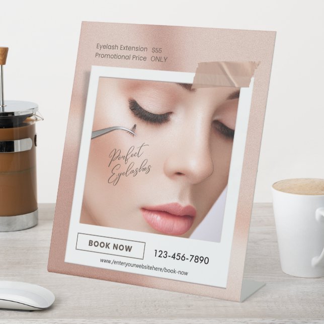 Individuelle rosa elegante ästhetische Wimpernverl Sockelschild (In Situ)