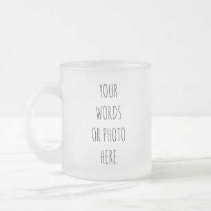 Individuelle Tasse, die mit Text personalisiert we Mattglastasse