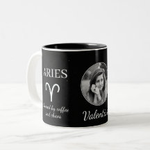 Individueller Widder-Zodiac-Becher mit Namen und E