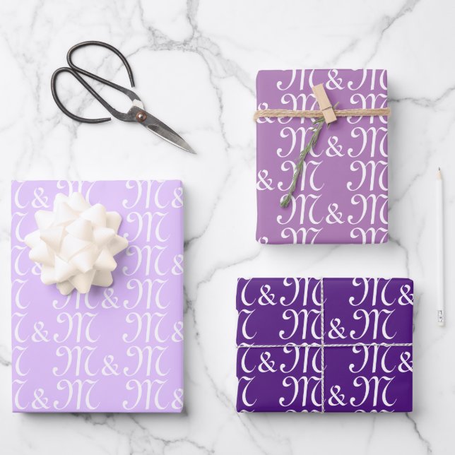 Individuelles lila Paar Initials Monogramm Hochzei Geschenkpapier Set (Vorderseite)
