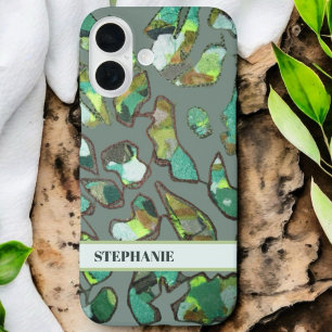 Individuelles Monogramm grün braun abstrakt Camouf iPhone 16 Hülle