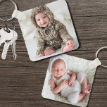 Individuelles Zweiseitiges Baby 2 Foto Schlüsselanhänger<br><div class="desc">Entwerfen Sie einen personalisierten Sake mit diesem maßgeschneiderten zweiseitigen Foto-Schlüsselanhänger, der perfekt geeignet ist, um die wertvollen Momente des Neugeborenen oder Babys zu erfassen. Fügen Sie zwei verschiedene Fotos hinzu - eins vorne und ein anderes hinten - um die Erinnerungen der Geburt zu zeigen, oder irgendwelche besonderen Momente, die Sie...</div>