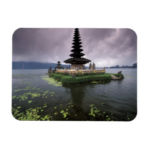Indonesien, Bali, Ulun Danu-Tempel. Magnet