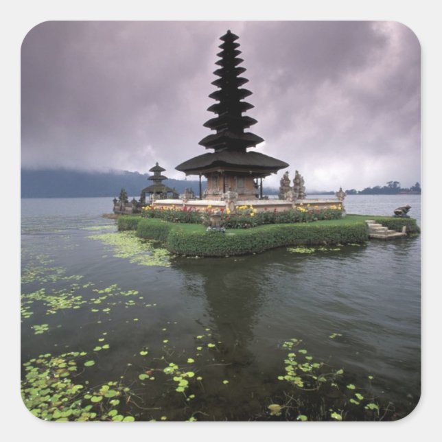Indonesien, Bali, Ulun Danu Temple. Quadratischer Aufkleber (Vorderseite)
