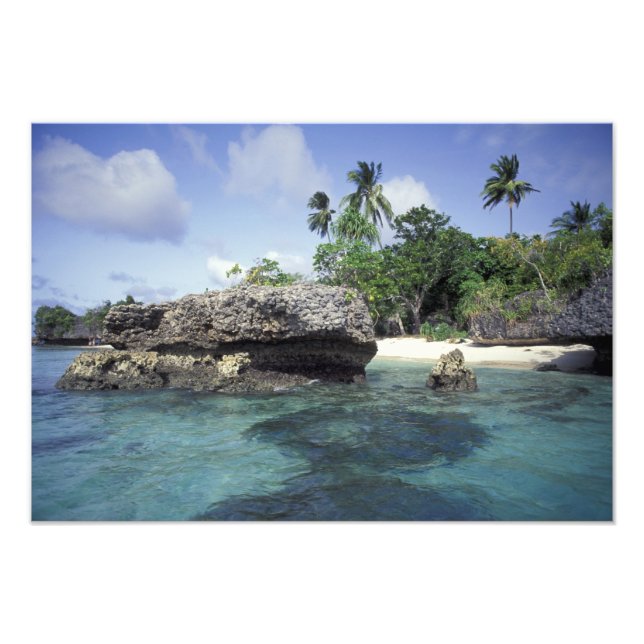 Indonesien. Felsformationen entlang der Küste Fotodruck (Vorne)