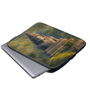 Indonesischer Bergbuddha Laptopschutzhülle