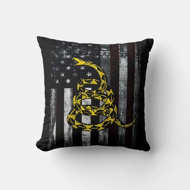 Industrial American Flag and Snake Clock Kissen (Vorderseite)