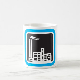 Industriefabriksymbol mit Schornsteinen Kaffeetasse