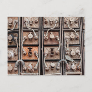 Industrielle Ausrüstung im stillgelegten Bergwerk  Postkarte