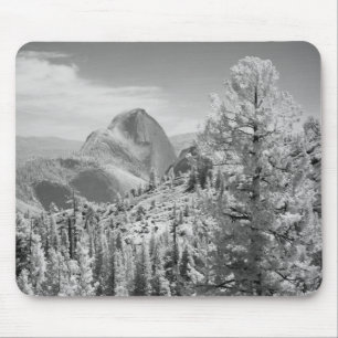 Infrarot-Foto der Ostseite des Yosemite National 2 Mousepad
