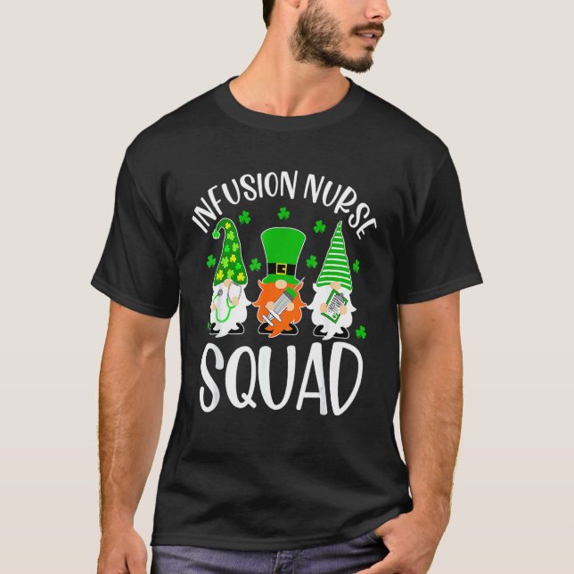 Infusion Nurse Squad Pflege St Patrick Day Gnomes T-Shirt (Vorderseite)