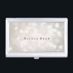 Inhaber der Business Card White Glamour Bokeh Ligh Visitenkarten Dose<br><div class="desc">White Glamour Bokeh Lights Business Card Inhaber. Passen Sie den Text an oder verließ ihn leer.</div>