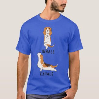 Inhalieren des Exhale Basset Hound Yoga T-Shirt