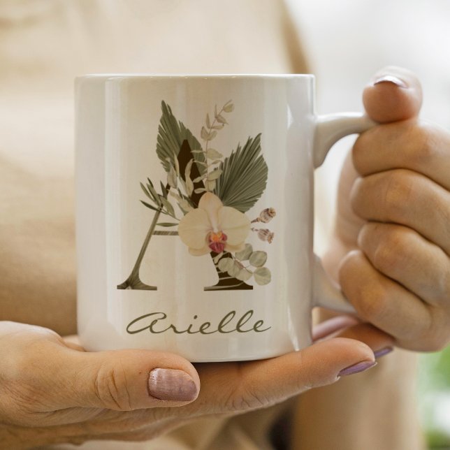 Initial A Boho Floral Orchid Grüne Individuelle Na Kaffeetasse (Start your day with this lovely boho floral mug. Choose your initial and name for a personal touch.)