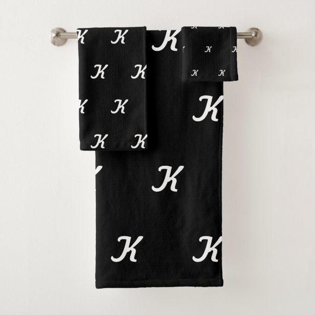 Initial Bath Towels (Black & White) Badhandtuch Set (Insitu)