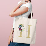 Initial des Boavy Burgundy Watercolor Floral Monog Tragetasche<br><div class="desc">Die elegante Tasche aus eigenem Tüten ist mit einem wunderschönen Blumenstrauß in Aquarell in Marineblau,  Bordeaux,  Merlot und Rosa mit Grün ausgestattet. Personalisieren Sie den goldfarbenen Text mit einem Vor- oder Nachnamen als Initial. Schenken Sie Ihren Brautmädchen und anderen Mitgliedern Ihres Brautparty ein einmaliges Geschenk.</div>