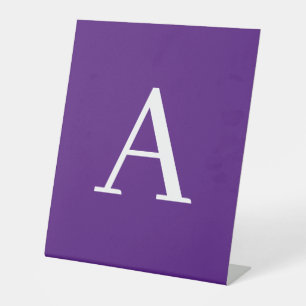 Initial Letter Monogram Modern Style Lila Sockelschild