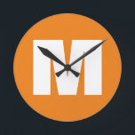 Initial Letter Monogram Modern Style Orange White Runde Wanduhr<br><div class="desc">Möchten Sie ein Produkt mit den Initialen Ihres Namens besitzen? Es ist sehr einfach,  ästhetisch und attraktiv.</div>