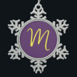 Initial Letter Monogram Stylish Indigo Yellow Schneeflocken Zinn-Ornament<br><div class="desc">Möchten Sie ein Produkt mit den Initialen Ihres Namens besitzen? Es ist sehr einfach,  ästhetisch und attraktiv.</div>