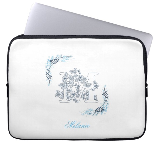 Initial "M" Blue Monogram Calm Floral Laptopschutzhülle (Vorderseite)