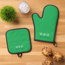 Initial Monogram Couple Name Green Oven Mitt Ofenhandschuh & Topflappen-Set