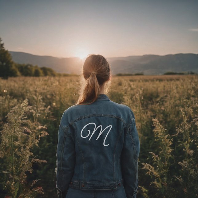 Initial Monogram in Script Schriftart Jeansjacke (girl on an autumn field wearing a custom denim jacket with her name initial)