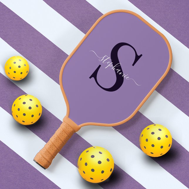 Initiale niedliche Lila Monogramm + Name Pickleball Schläger (Von Creator hochgeladen)