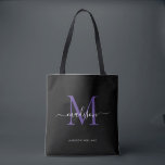 Initialer Name des Lila Schwarzen Violet Monogram-<br><div class="desc">Modernes Schwarzes Lila Violet Monogram Eleganter Script Name Initial Tote Bag</div>
