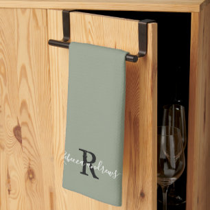 Initialer Name für ein modernes, grün geschriebene Geschirrtuch