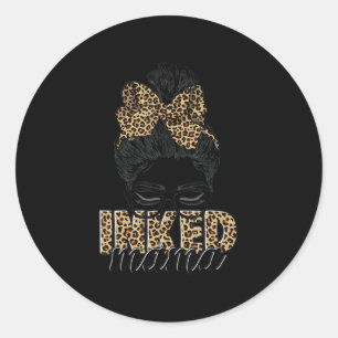 Inkoked Mama Messy Bun Mama Leopard Tätowierte Mam Runder Aufkleber