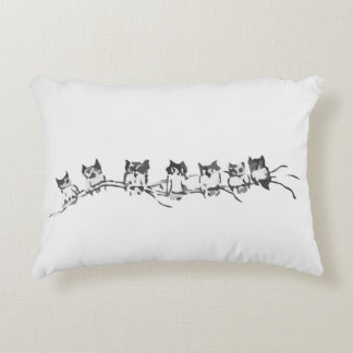 Inky Eulen auf einem Niederlassungsentwurf Dekokissen