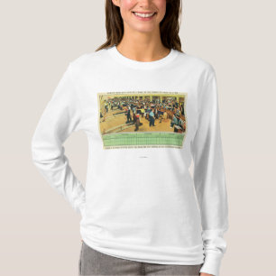 Innenansicht der Sonnenuntergang-Bowlings-Mitte T-Shirt