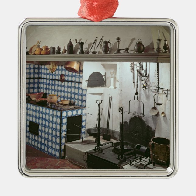 Innenraum der Küche des Hotels de Cabris Silbernes Ornament (Vorne)